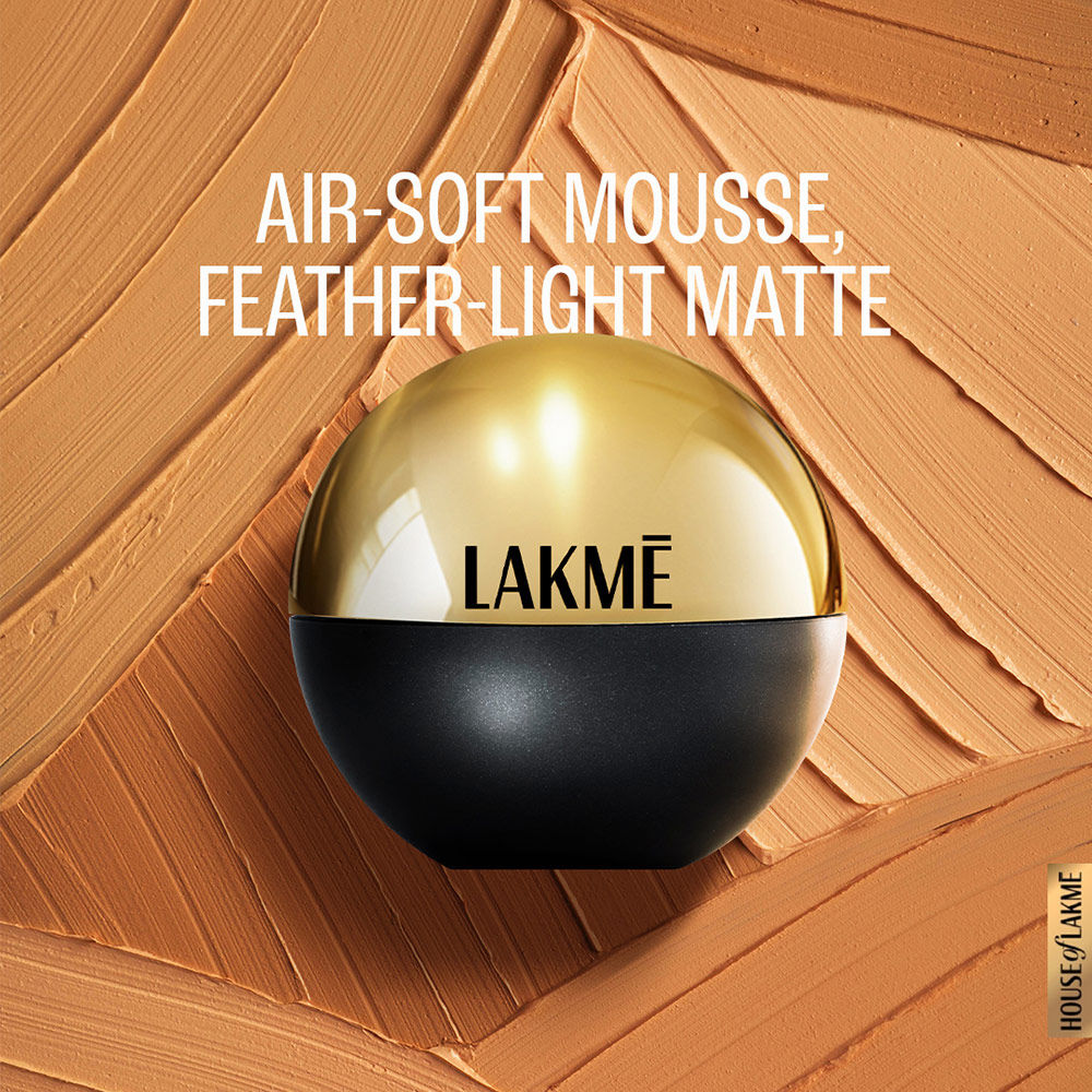 Xtraordin-Airy Mattereal Mousse Foundation, Matte Finish, With SPF8