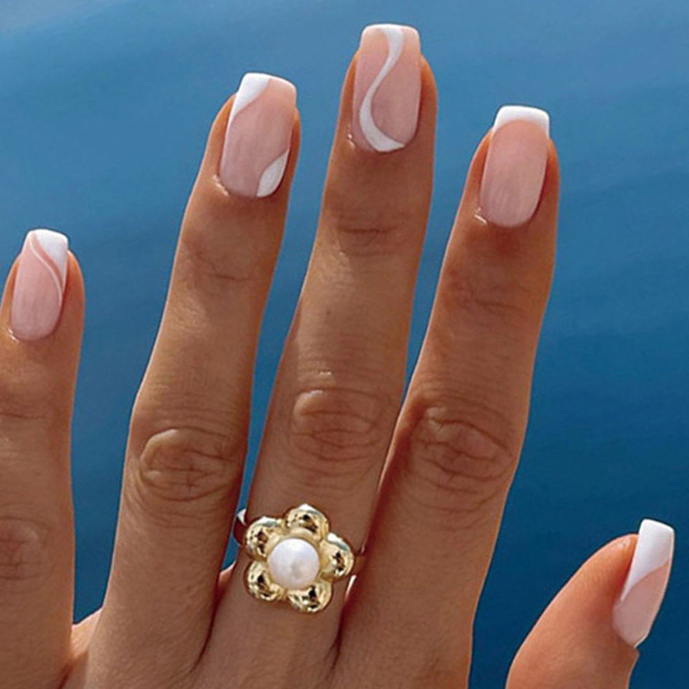 Reusable Artifical Fake Press On Nails French White Curve Design