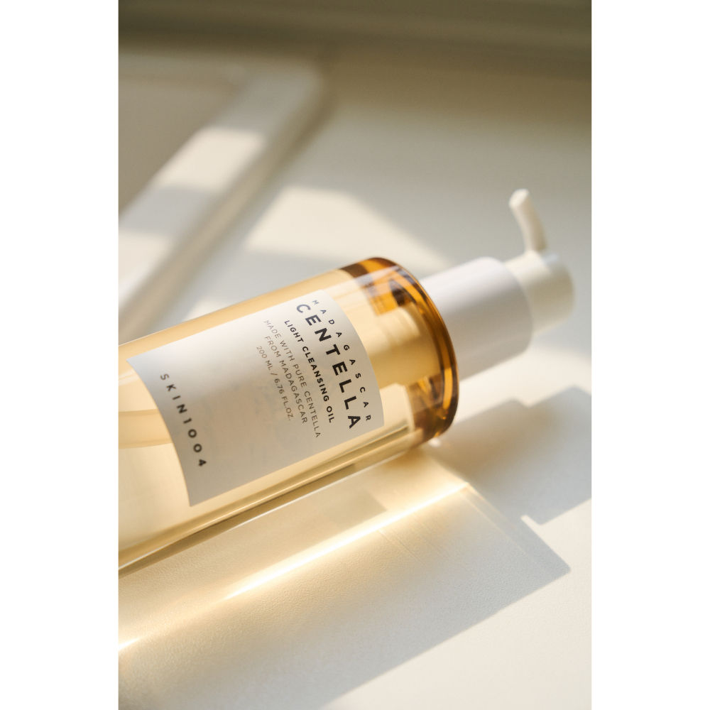 Madagascar Centella Light Cleansing Oil