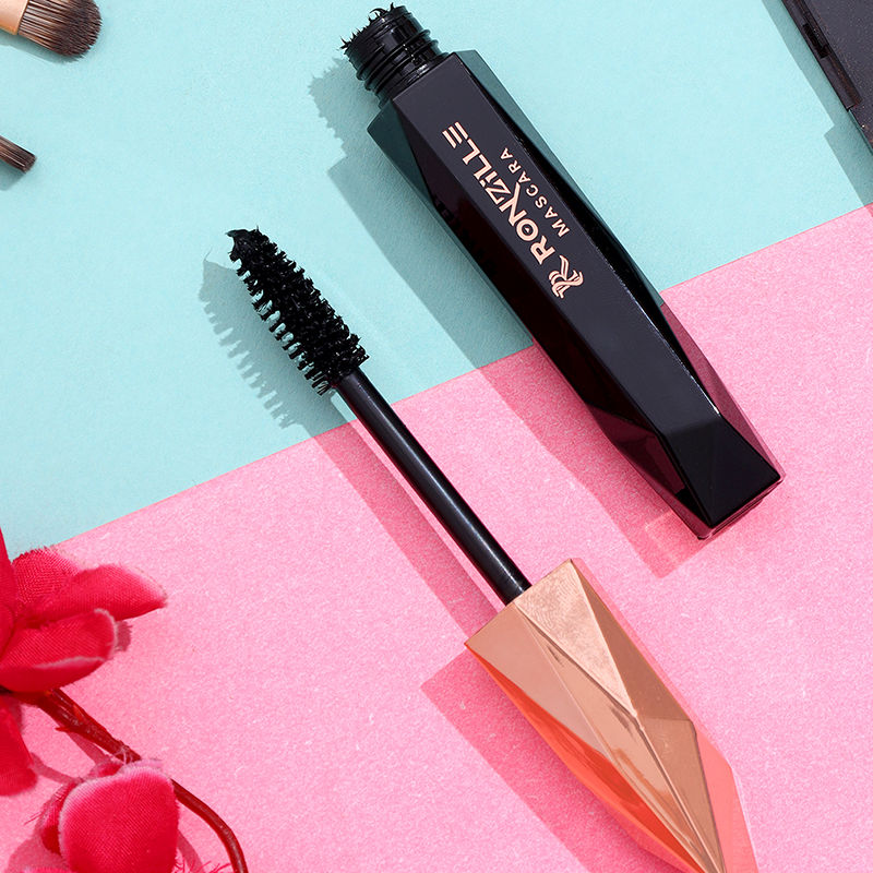 Waterproof And Smudgeproof Diamond Mascara