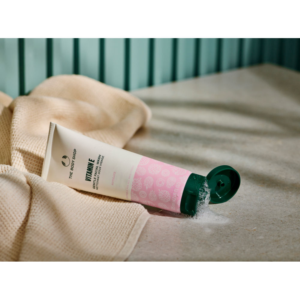 Vitamin E Gentle Facial Wash Cleanses & Hydrates All Skin Types Non-Drying Formula