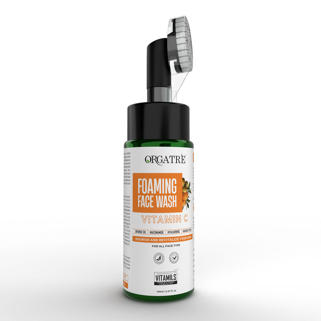 Niacinamide & Vitamin C Foaming Face Wash With Built-In Silicon Brush For Acne-Prone Skin