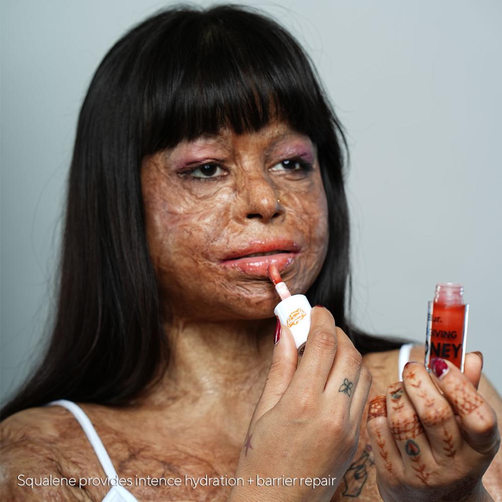 India It's Giving Honey Lip Oil