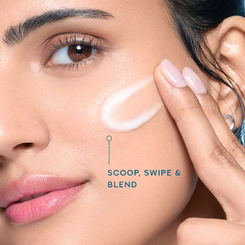 Super Light Gel Oil Free Moisturiser With Hyaluronic Acid + Vitamin E