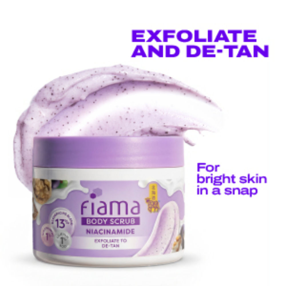 De Tan Body Scrub With 1% Niacinamide