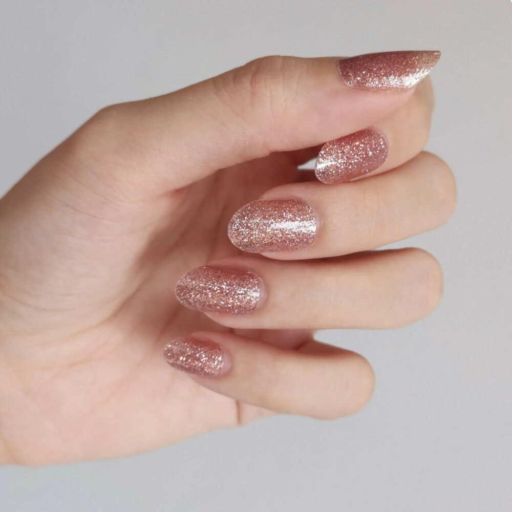 Long Stay Shimmery Finish Nail Paint